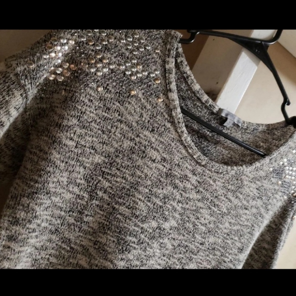 Womens M knit embellished sweater